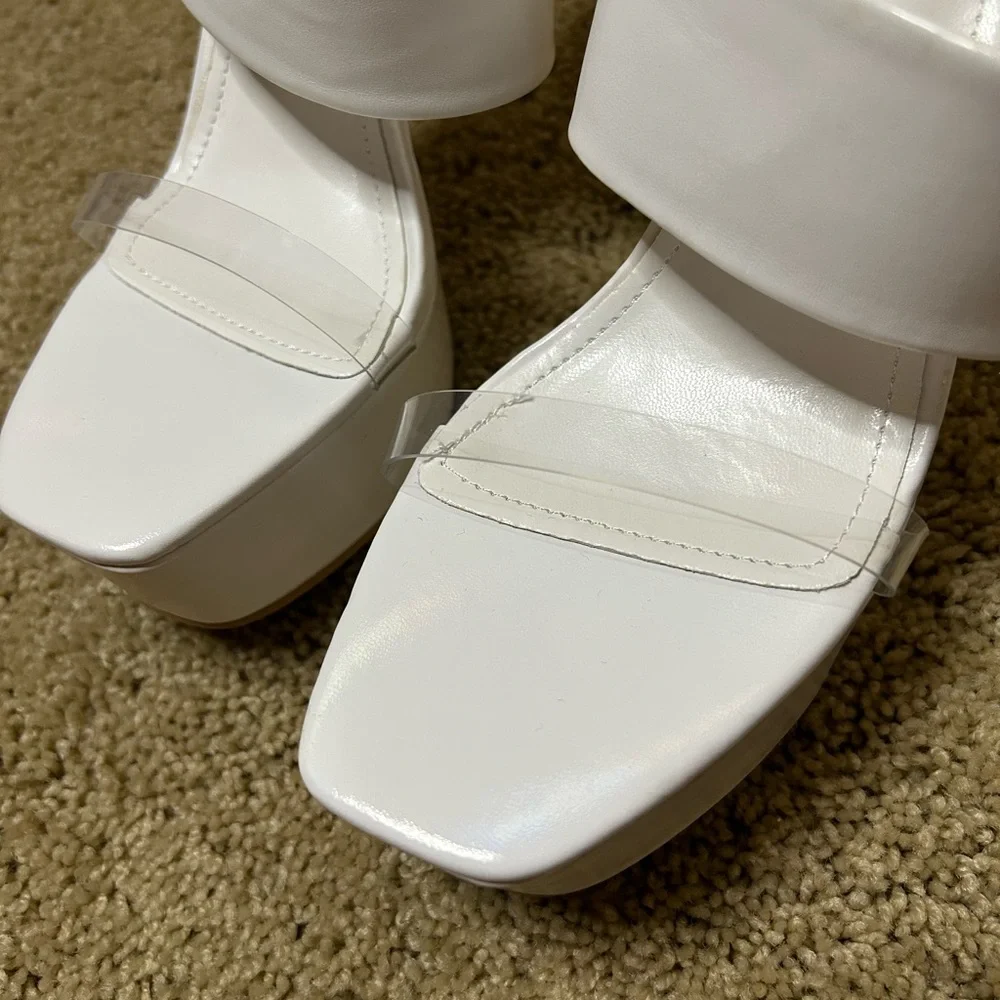 White platform high heels - Picture 4 of 10